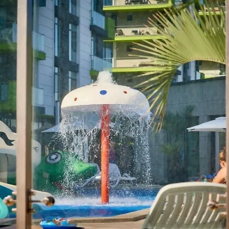 Waterfront - Pool & Langa Plaja *
