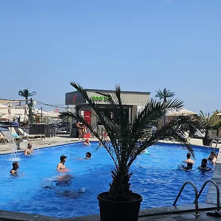 Waterfront - Pool & Langa Plaja Năvodari