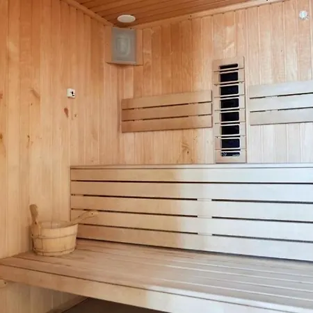 Waterfront - Pool & Langa Plaja Apartment