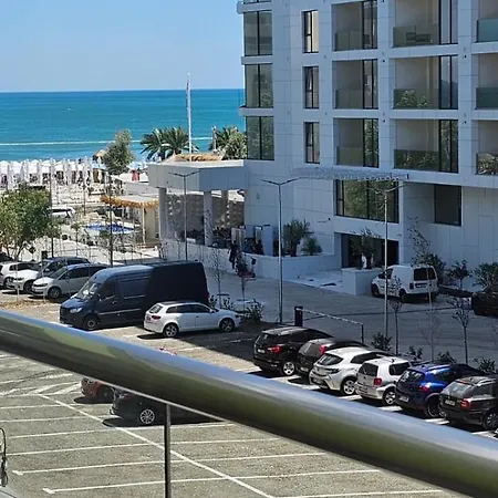 Waterfront - Pool & Langa Plaja *