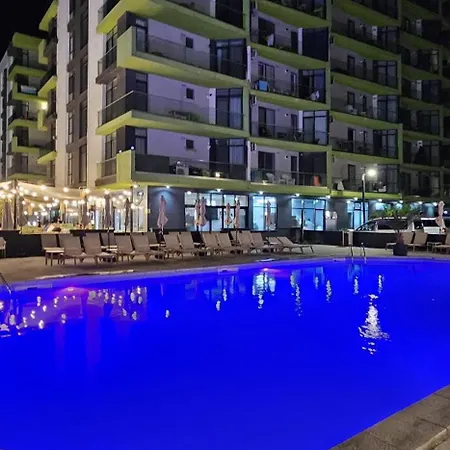 Waterfront - Pool & Langa Plaja