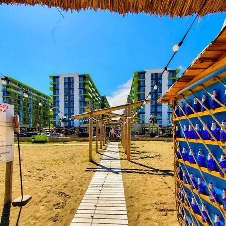 Waterfront - Pool & Langa Plaja Navodari